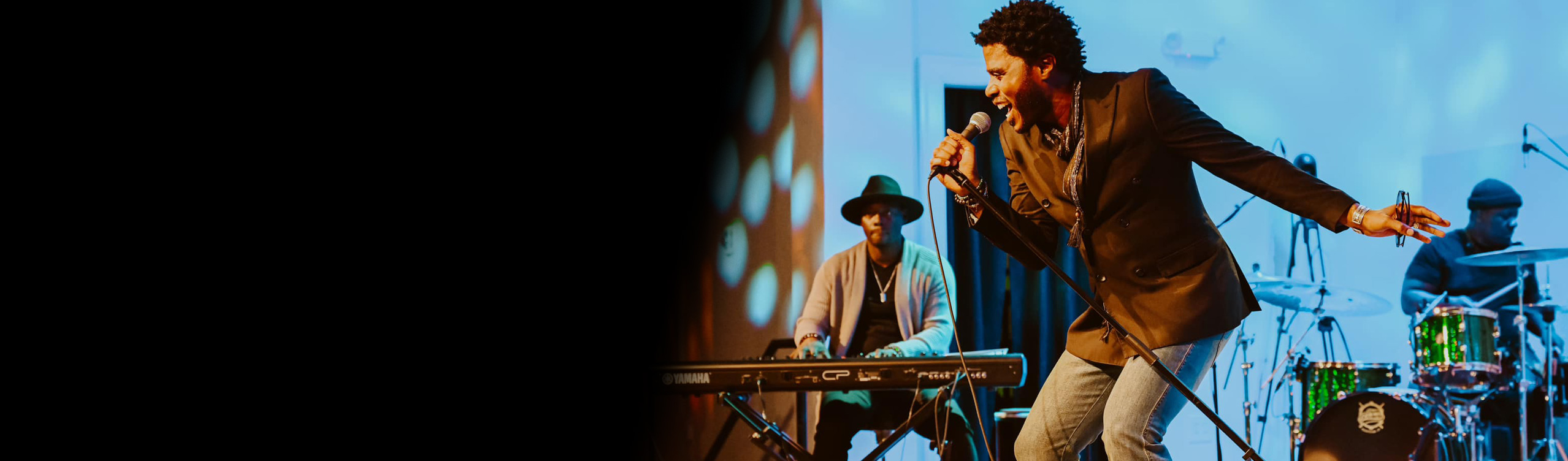 MEMBERS GET SPECIAL DISCOUNTS ON MERCHANDISE & TICKETS!